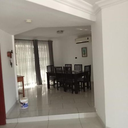 アクラTricia'S Place - One Family At A Timeアパートメント エクステリア 写真